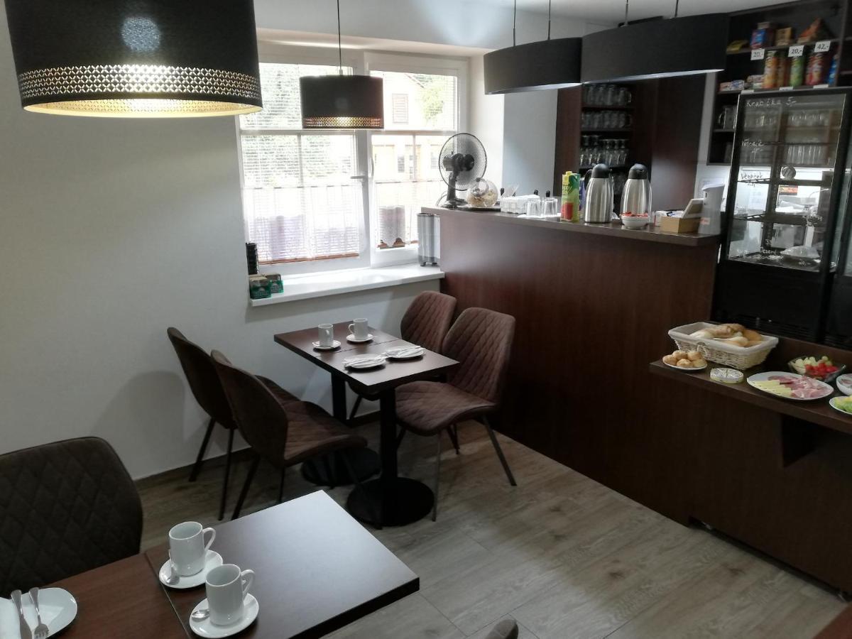Penzion - JILAN, Náves Svobody 39, Olomouc Exteriér fotografie